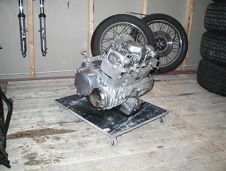 017-Honda_slaktad.jpg - Slaktad Honda 550 K3  -77